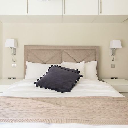 Апартаменты The Soho Loft - Elegant & Modern 1Bdr Лондон Экстерьер фото