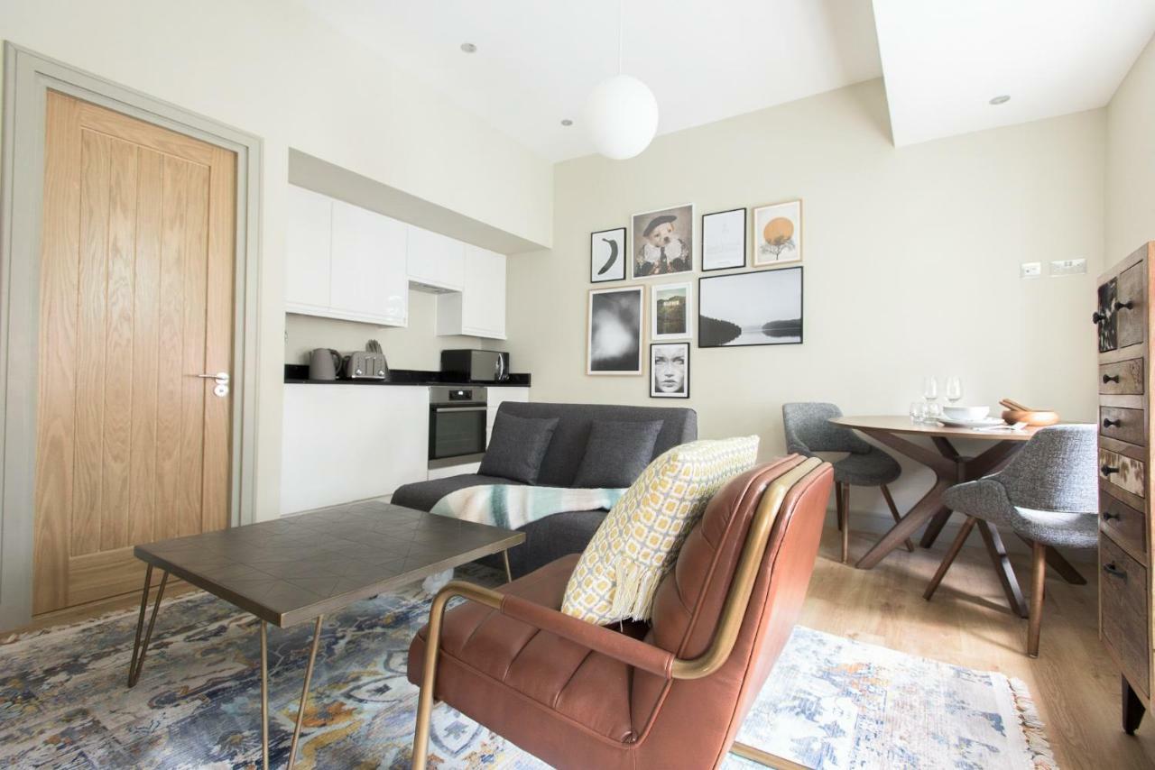 Апартаменты The Soho Loft - Elegant & Modern 1Bdr Лондон Экстерьер фото